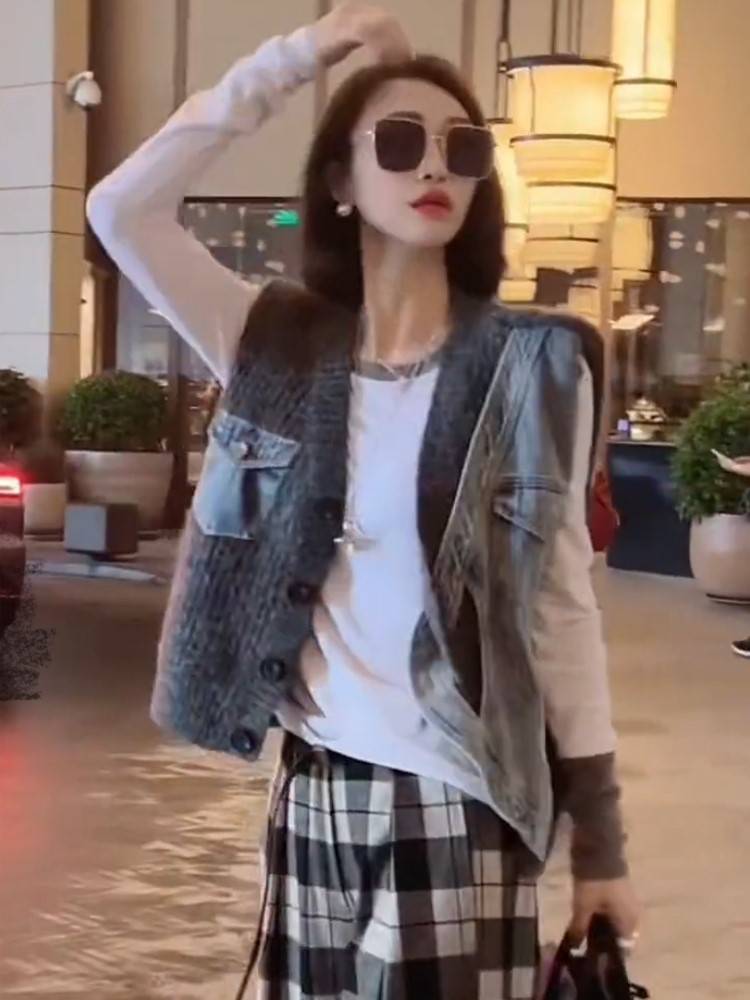 The autumn and winter 2024 denim spliced ​​knit the vest women's loose and fashionable high -end design sense versatile shirt tide