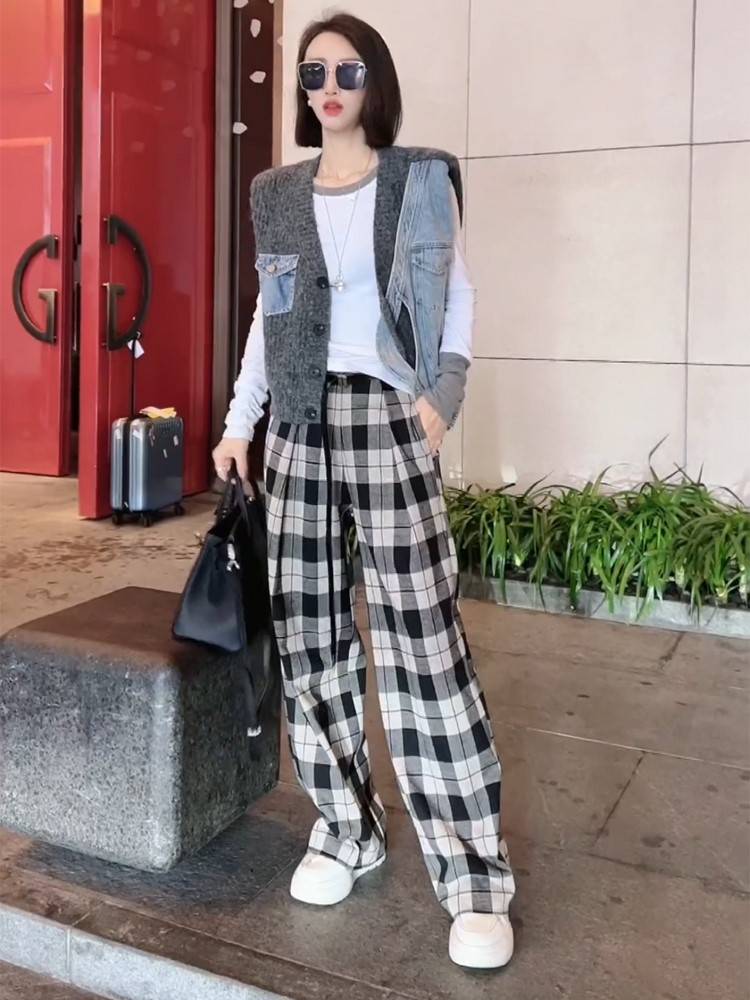 The autumn and winter 2024 denim spliced ​​knit the vest women's loose and fashionable high -end design sense versatile shirt tide