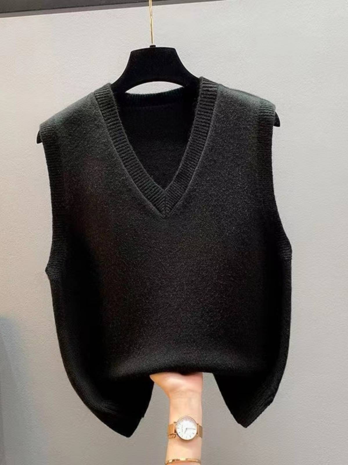 New knitted vest vest jacket Spring and autumn shoulder women's sweater Korean version V -neck loose autumn and winter horses