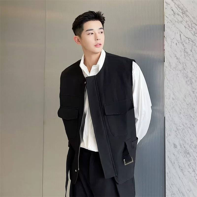 Spring and autumn new hairstyle dual -layer belt vests male Korean version of work design sense niche handsome casual vest