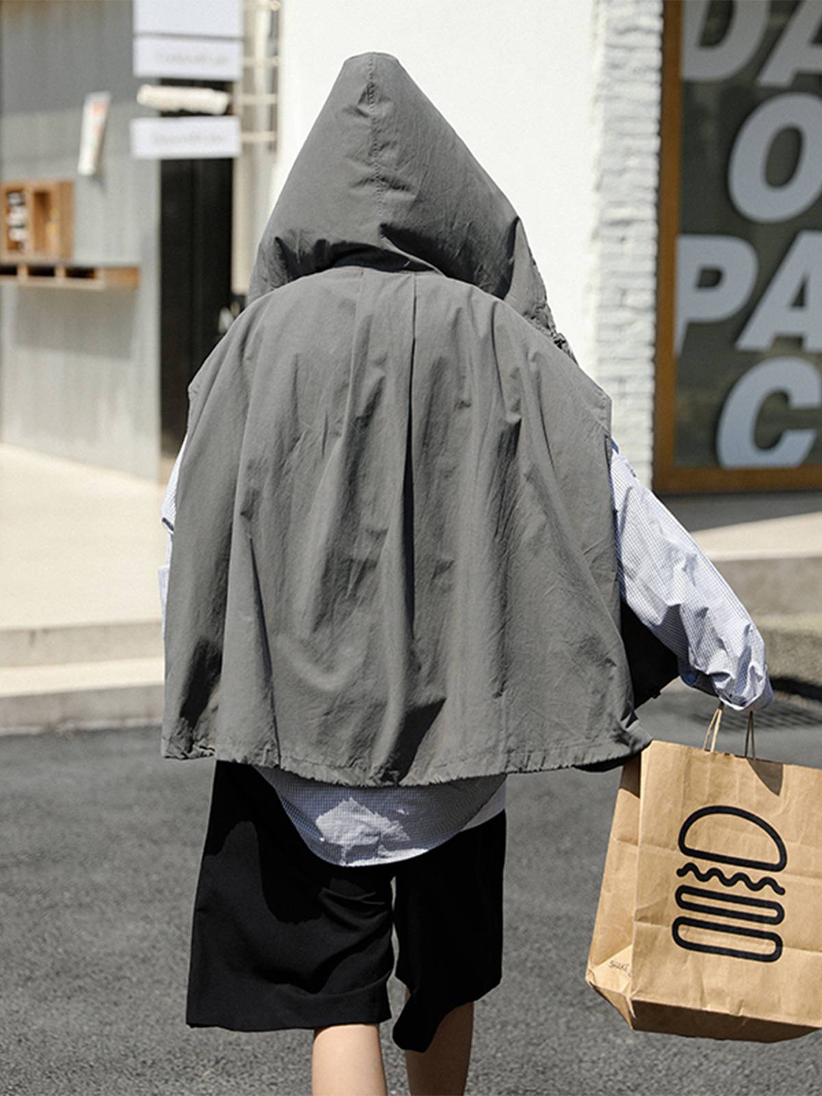 Summer Japanese worker vest top men and women loose retro multi -pocket short hooded machines can wear vests outside