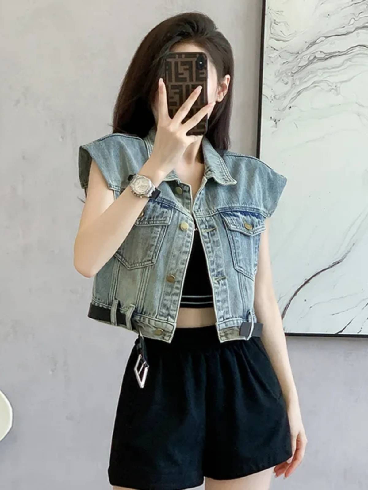Western denim vest vest female summer 2023 age reduction small flying sleeve loose retro shoulder short jacket top
