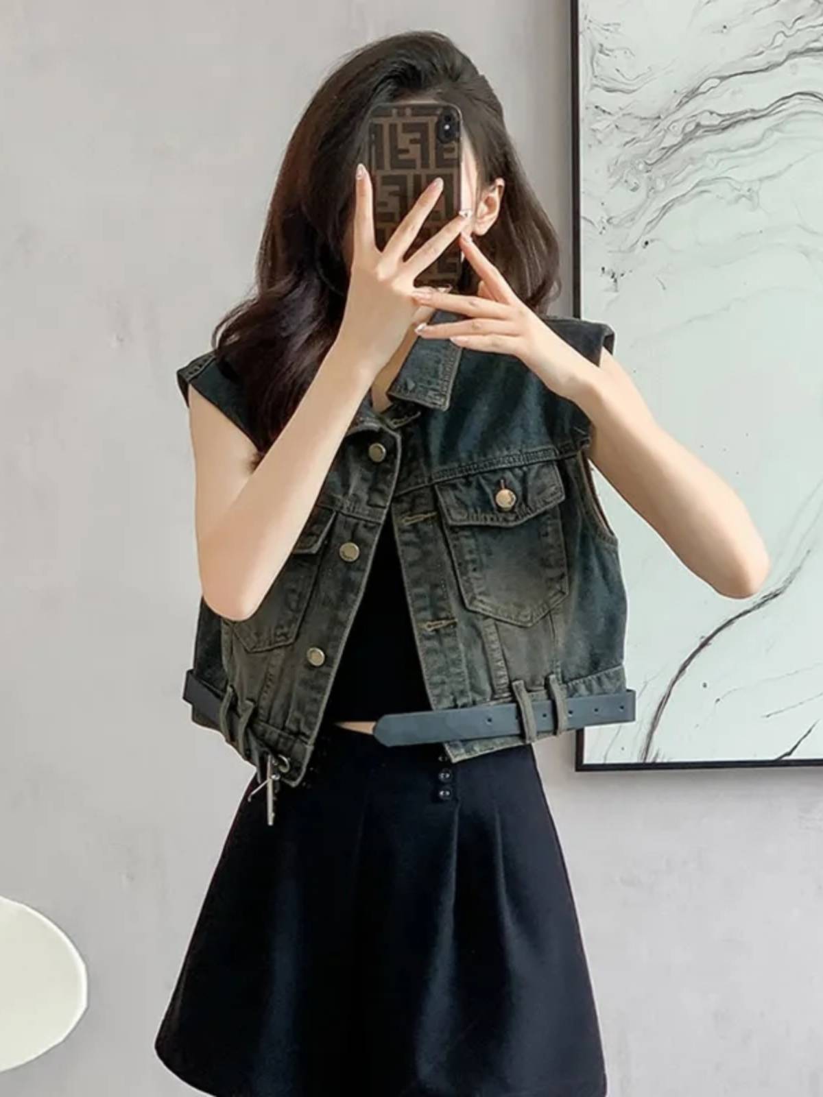 Western denim vest vest female summer 2023 age reduction small flying sleeve loose retro shoulder short jacket top
