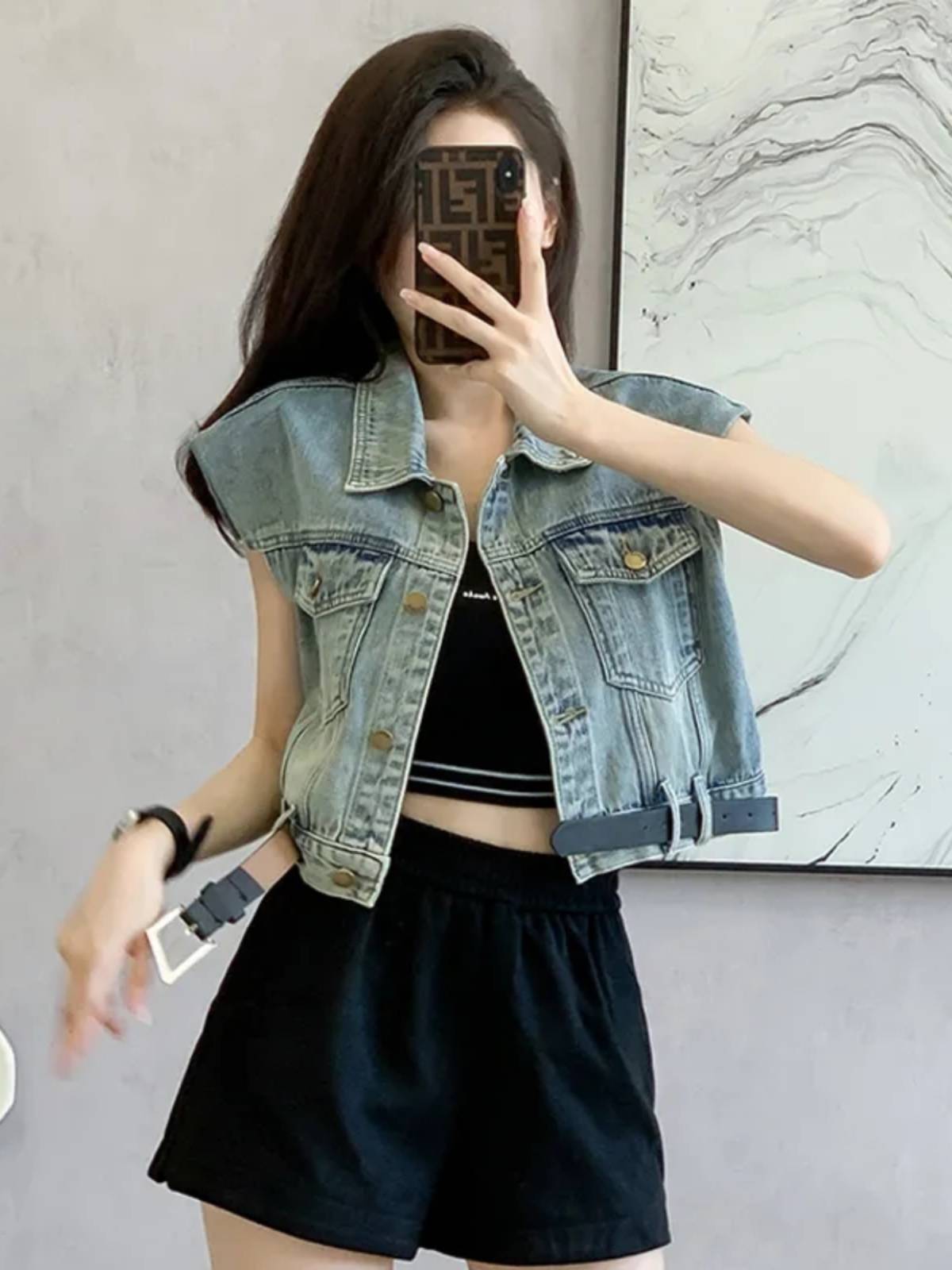 Western denim vest vest female summer 2023 age reduction small flying sleeve loose retro shoulder short jacket top