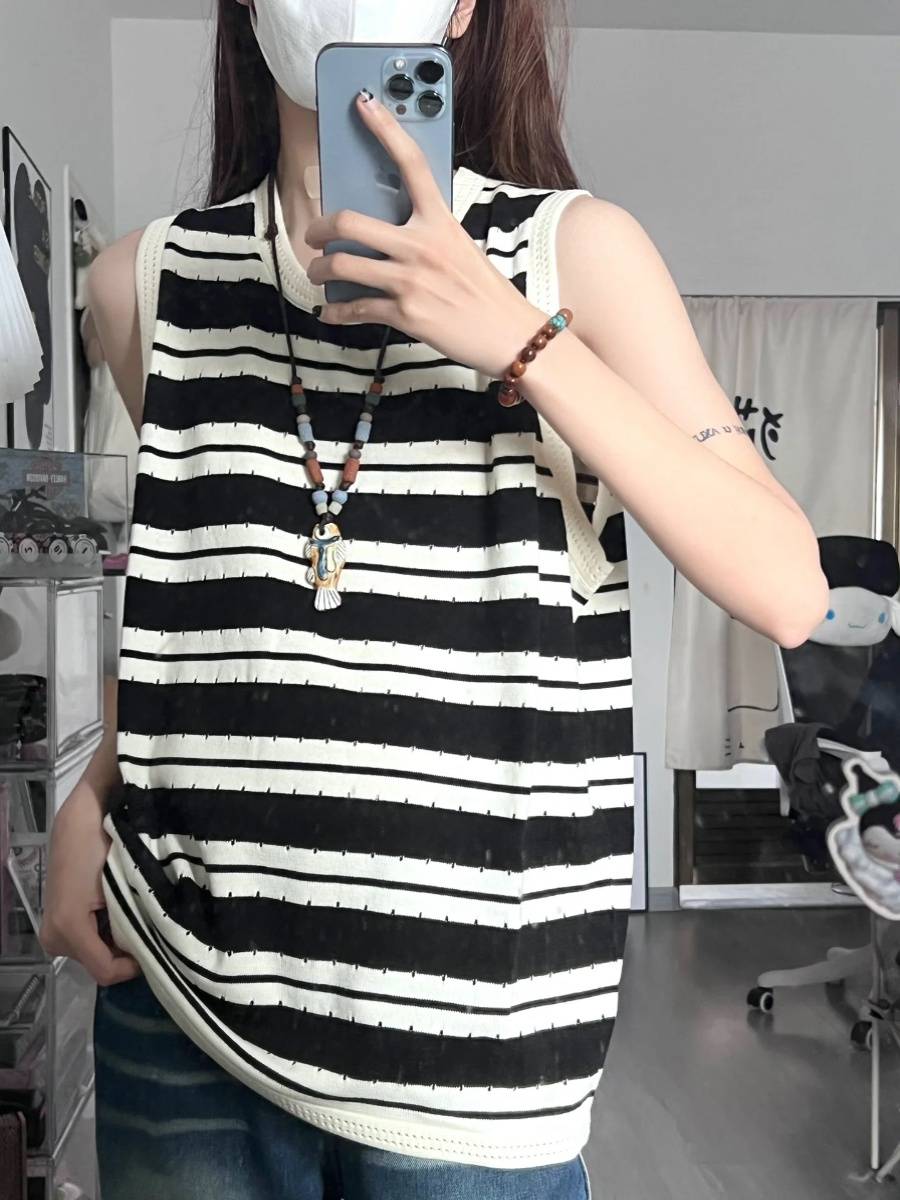 Guo Chao retro knitted vest vest female summer loose and wearing new oversize striped sleeveless tops