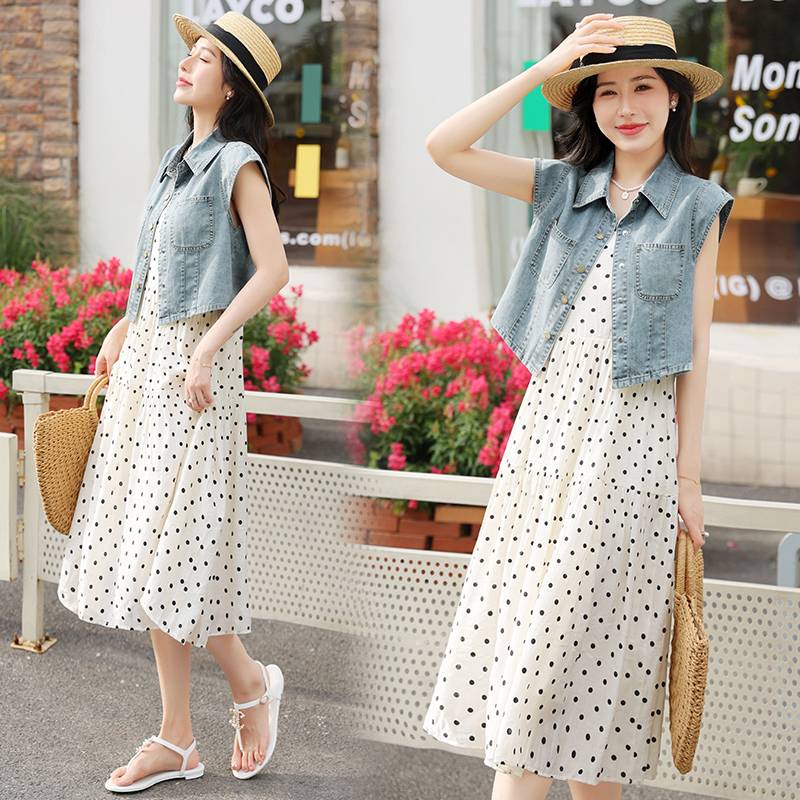 Summer thin sleeveless denim outer female 2024 new small small tales, shoulder vest vest vest vests with dress
