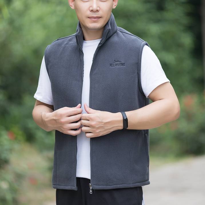 Casual solid color scraper vest men's autumn and winter warm shake velvet vest outdoor sweater grasping velvet jacket lead men