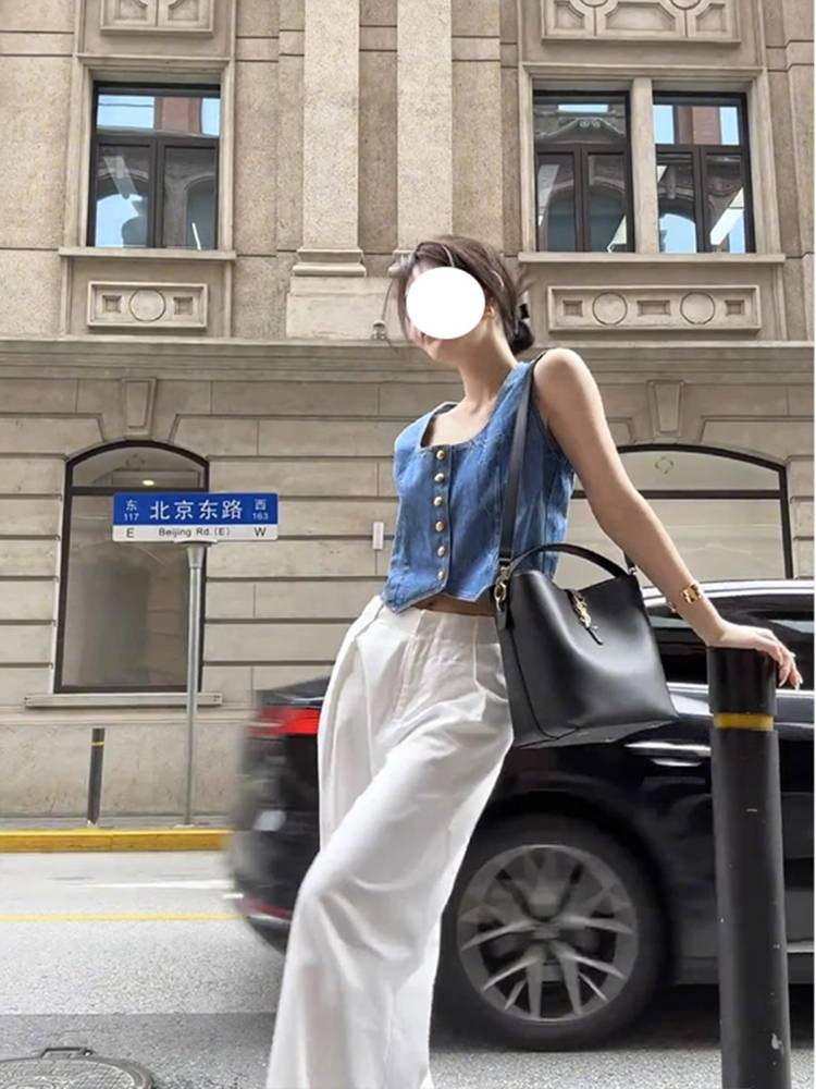 blue-coloured cowboy vest girl with a little fragrance for the summer bonnet suit jacket to put on