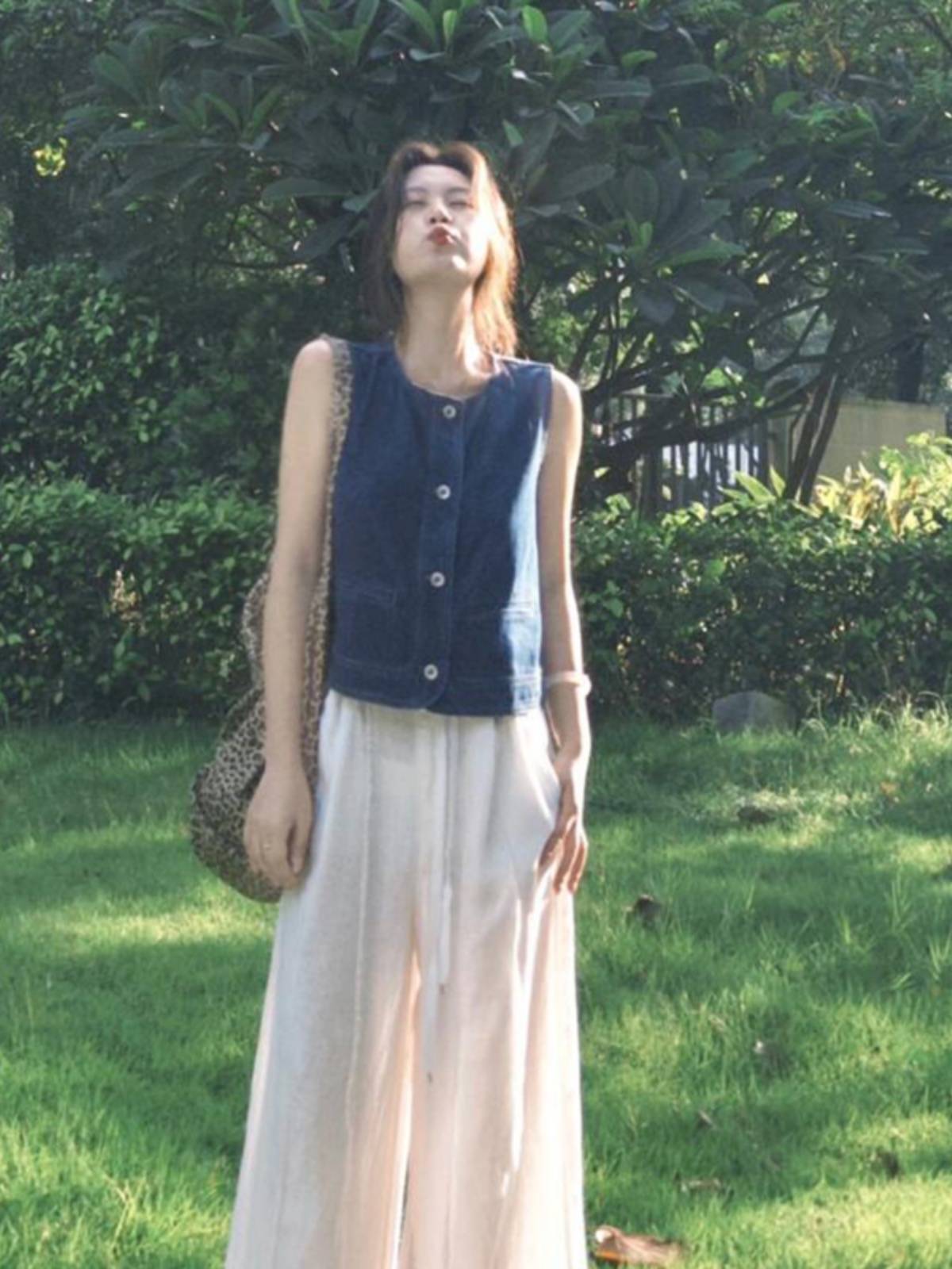 Retro blue denim sleeveless vest women's summer new fashion, simple temperament, short short top