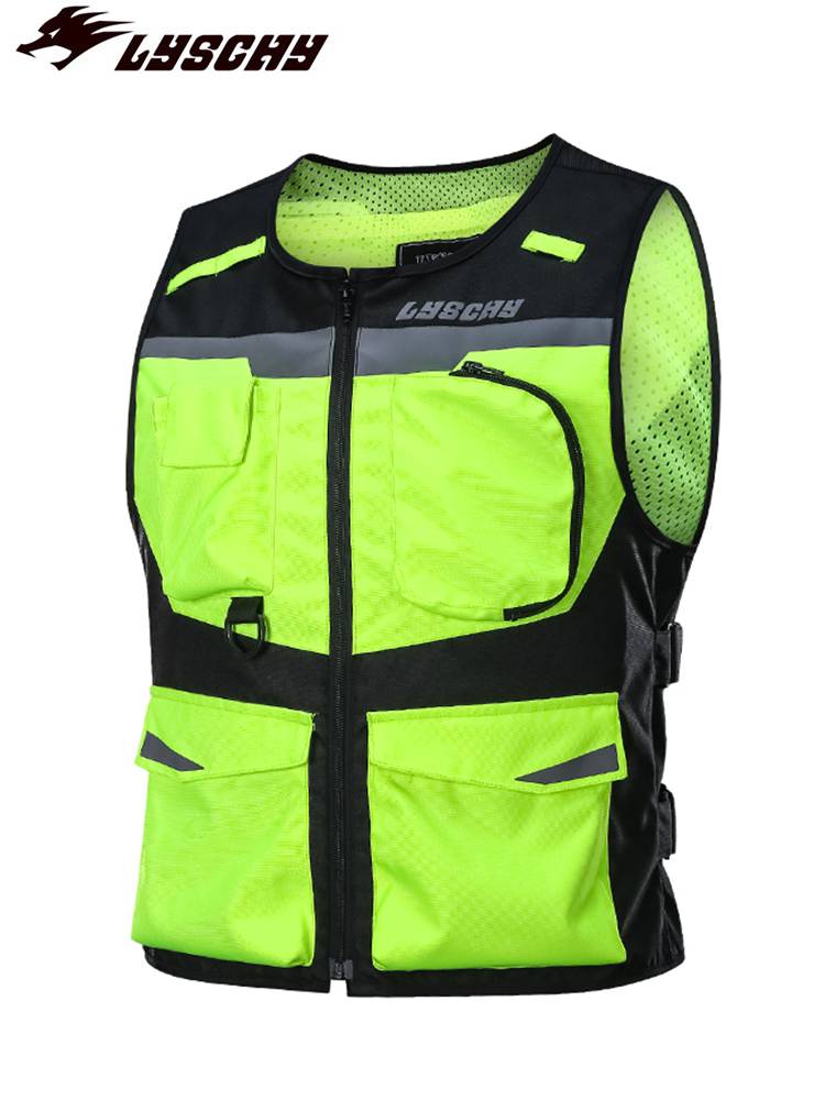 Ray-wire motorcycles ride a vest, a security vest, a man and a woman with a kit and a horse and a motorbike