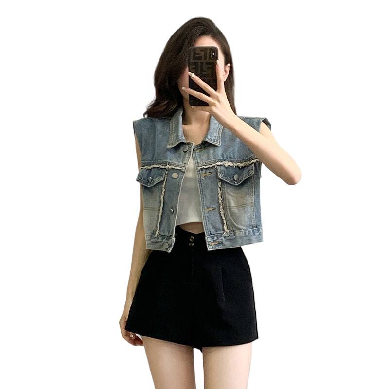Designed for a cowboy vest, a 2024-spring, short-sleeve coat