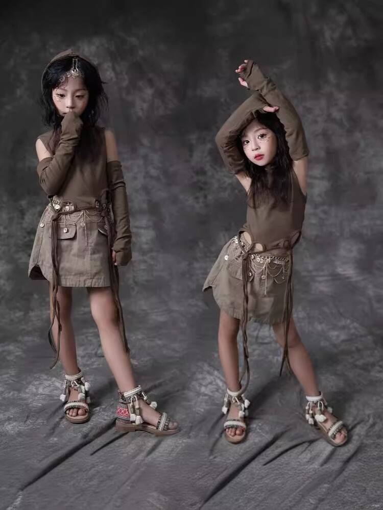 Girls' dunes waste earth wind catwalk show, Cavaliers Western denim denim Galad children's retro punk car model set