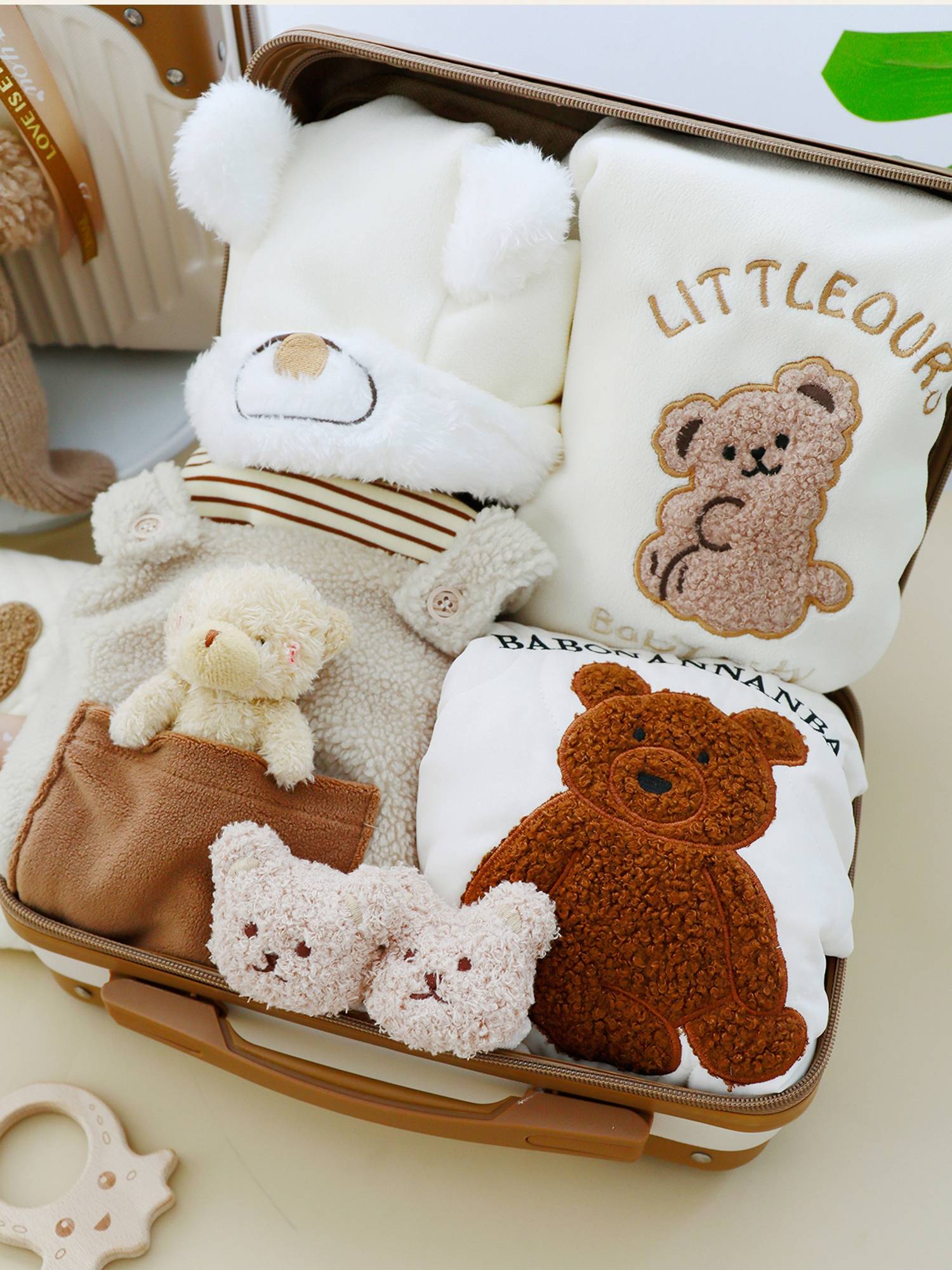 Baby gift full moon gift newborn meets gift box clothes thick set gift high -end maternal and baby supplies winter
