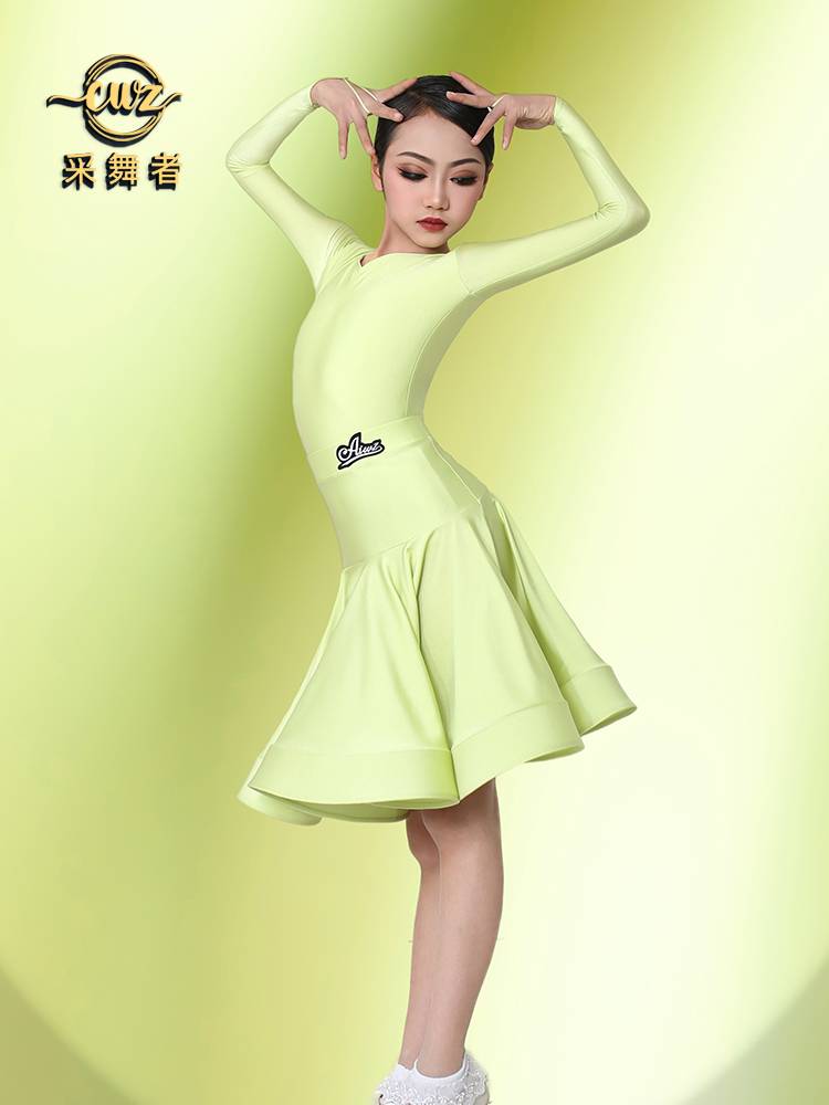 The master dancer customises the girl's Latin dance contest with a black-pool specialty for the young Obiang