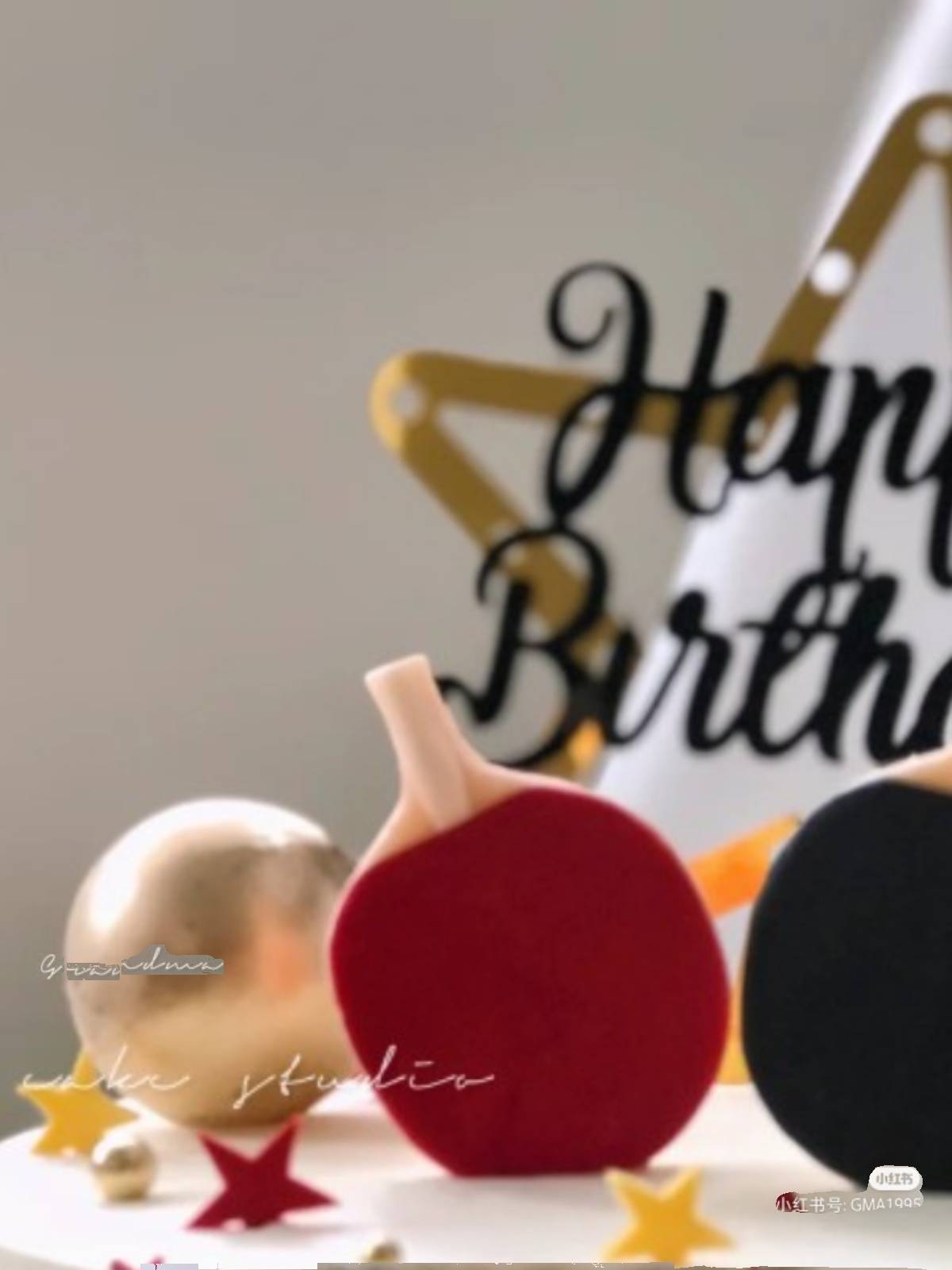 Cake-decorating mini-boxing gloves, golf ping-pong, badminton tennis skater