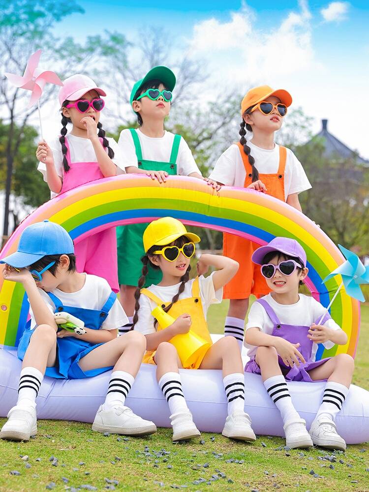 Kindergarten Graduation Season Shooting Darler Class takes a photo class, Children's Performance Services Summer Colorful Better Back Pants