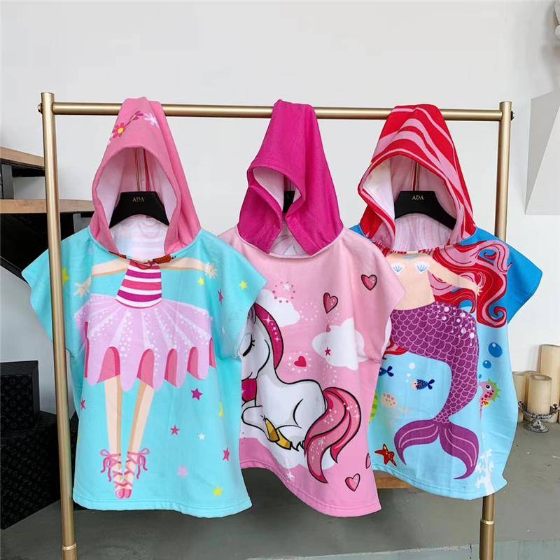 Cartoon bath towel with hat cloak, bathrobe Boy, girls can wear baby swimming bath towel wrap quickly dry dry