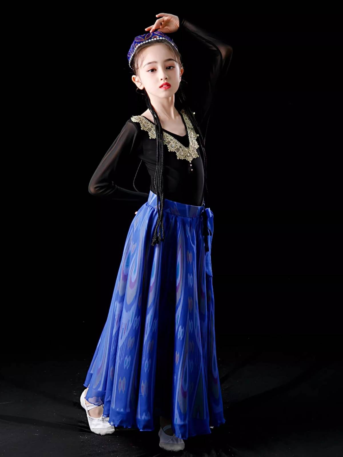 Children's Xinjiang Dance Performance Services Drums 56 ethnic minority minority Uyghur Uyghur dance skirts