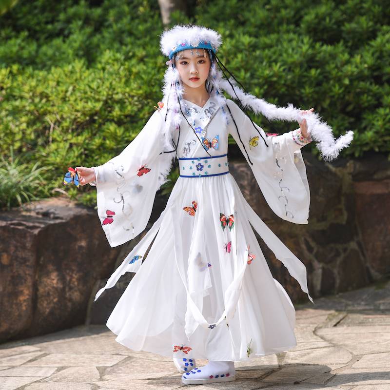 A new 2024, long-sleeved fall costume for a child in a dress