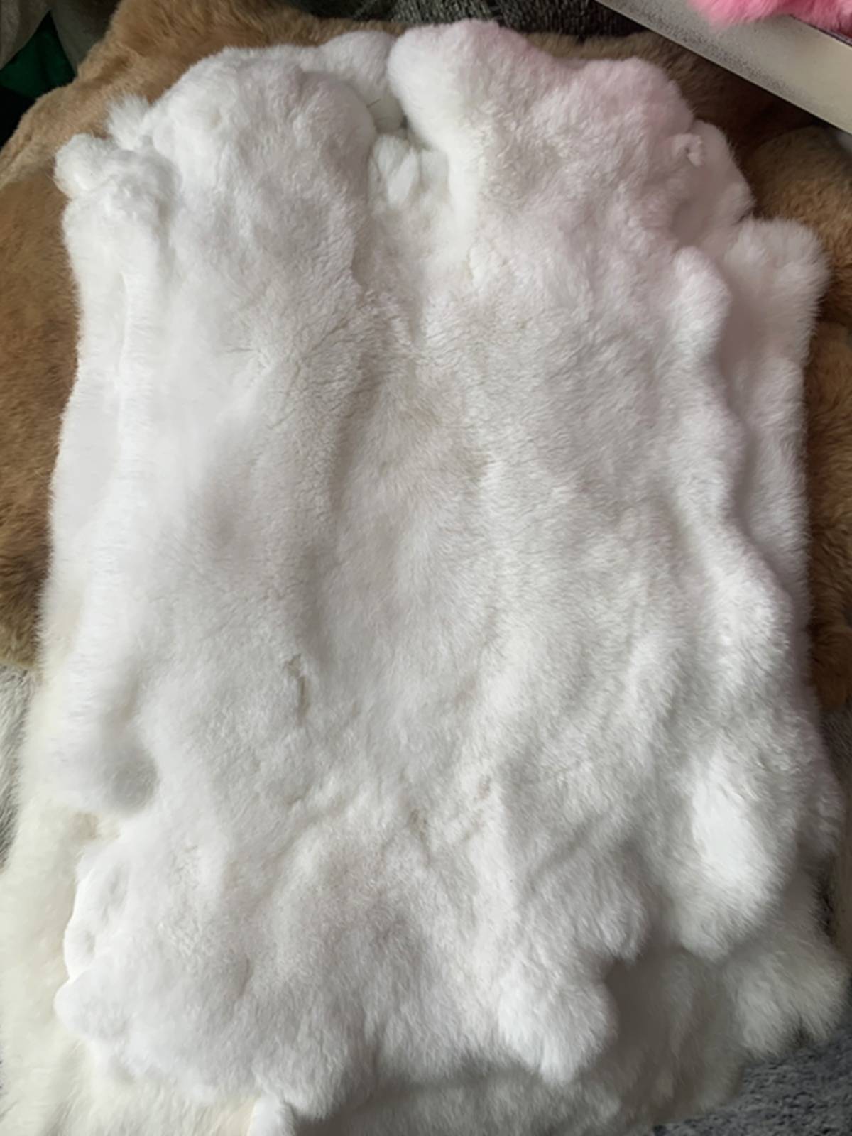 Large -sized rabbit fur whole leather grass raw materials knee pad back warm cushion inner bile diy hand holding gloves jewelry