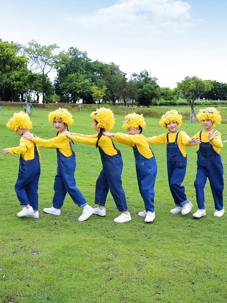 Little Yellow COS Dance Performance Kindergarten Graduation Should clothes Children's denim strap pants Liuyi performance clothing
