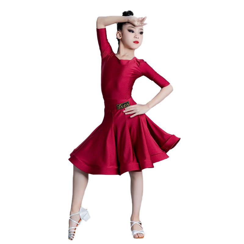 New Summer Girl Latin Dance Professional Competition stipulates the split -in -grade big swing skirt set performance service