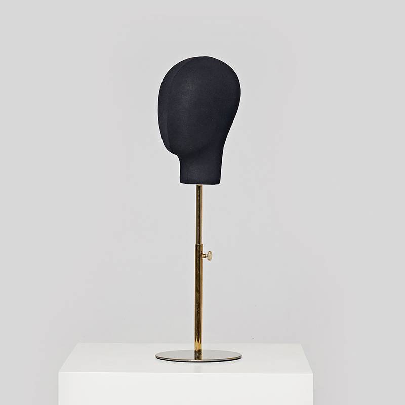 Black female + golden disk (plugged)