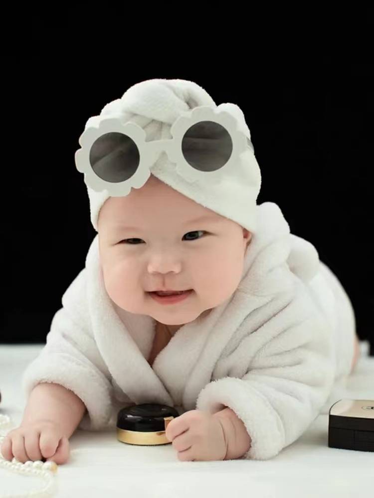 Newborn photography props Full Moon 100th Day Newborn Photography Clothing Clothing Baby Photo Costume Bathrough Set