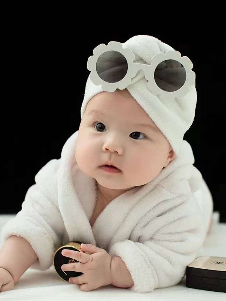 Newborn photography props Full Moon 100th Day Newborn Photography Clothing Clothing Baby Photo Costume Bathrough Set