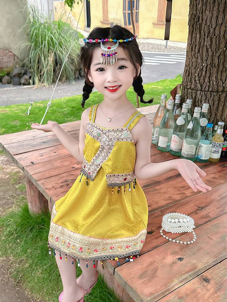 Dai clothing children's dance service performance service service service service Yunnan splashing water festival minority service West dual version of the Dai nationality skirt