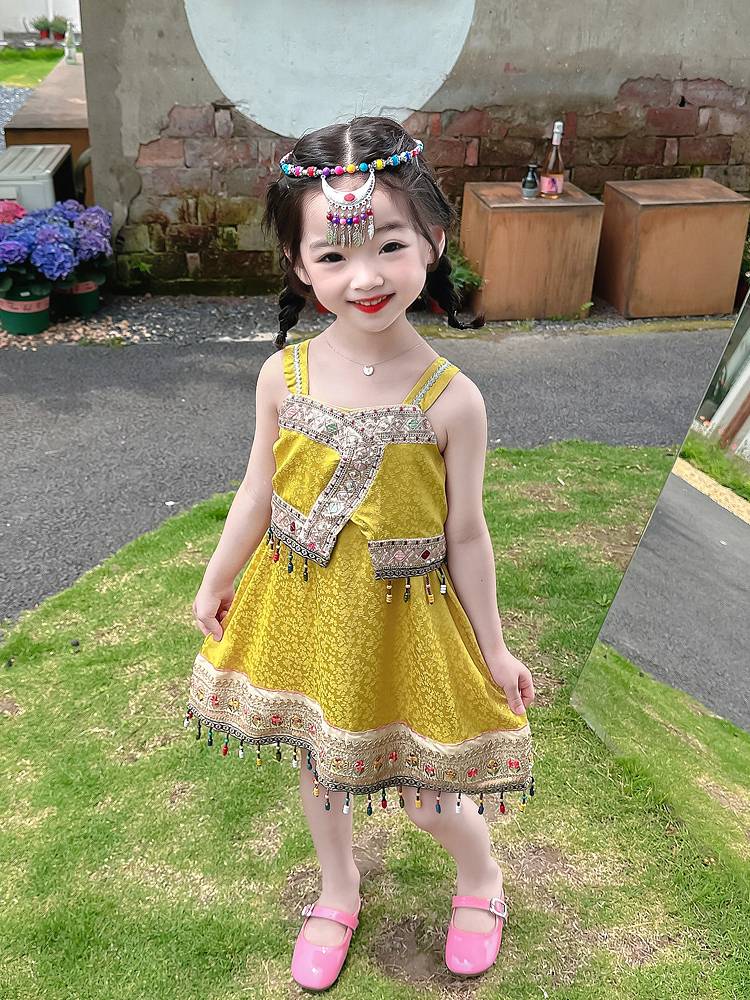 Dai clothing children's dance service performance service service service service Yunnan splashing water festival minority service West dual version of the Dai nationality skirt