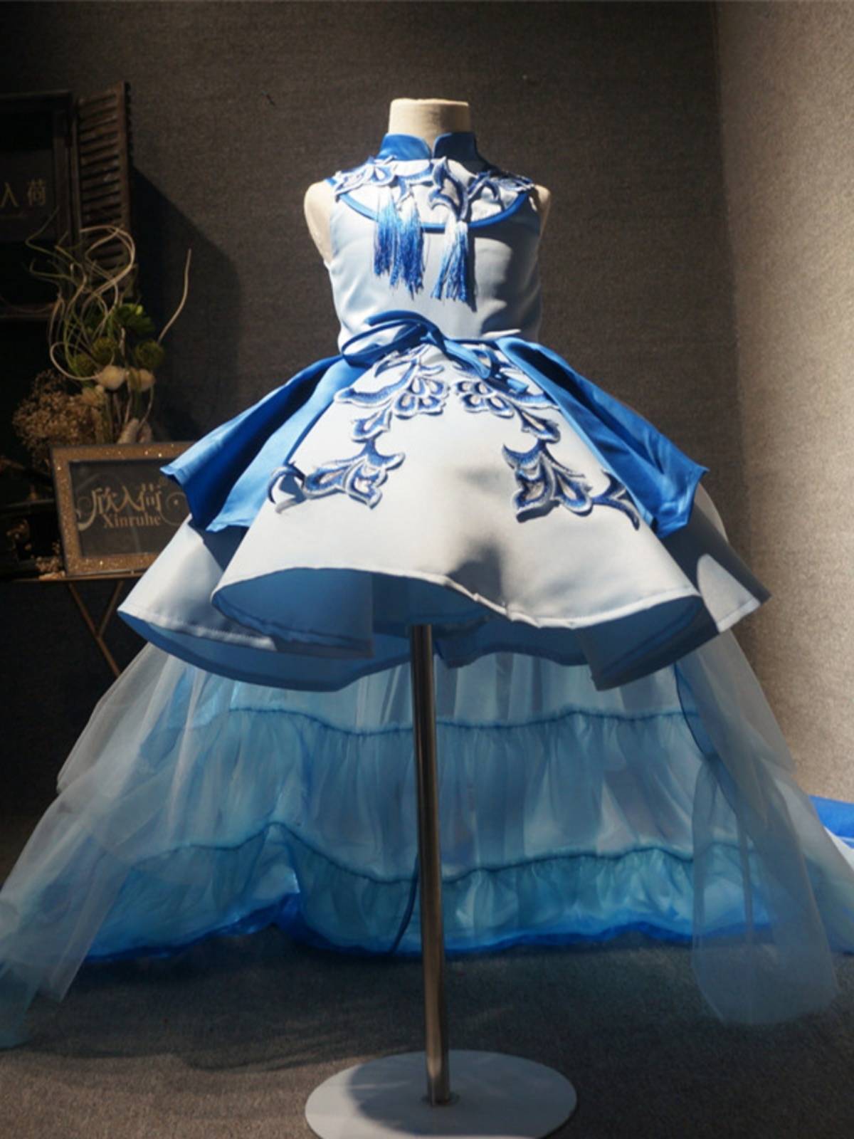 Xinji Children's Blue Dragon Dress Girl Blue and White Porcelain Chinese Wind Motor Stecule Performance Performance Service