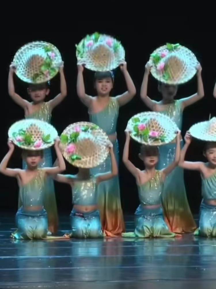 Dai dance clothing children's daughter and daughter Dai Dai minority clothing children's group dance performances peacock dance fishtail skirt