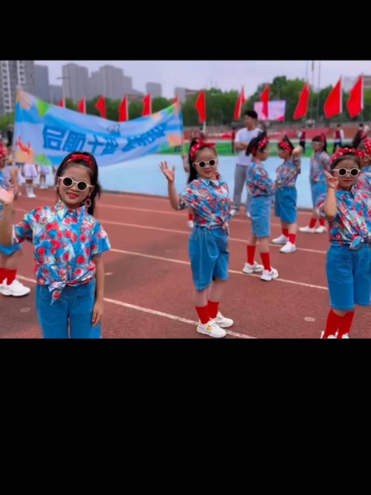 The Retro Flower Messenger of the Children's Games Performing Dance Dance Costumes Children's Flower Shirts Port Wind Parent -Child Summer