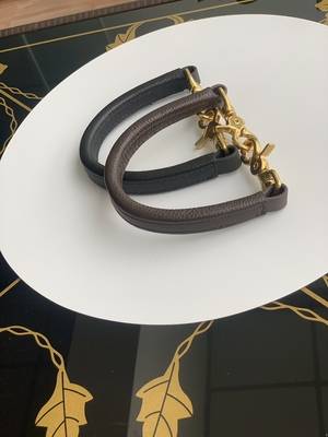 Black saddle ring handle