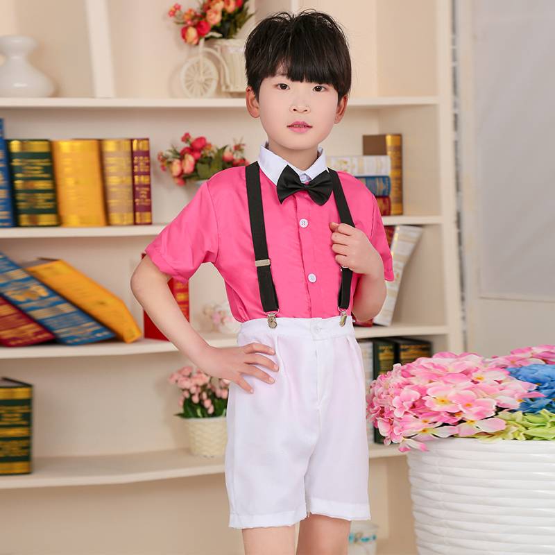 Red shirt + white shorts + two ties + back belt + socks