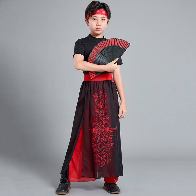 Boys short sleeves + Chinese hair belt + black plum fan