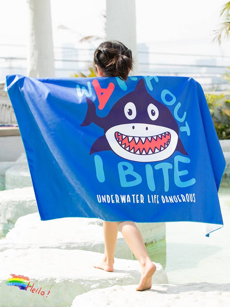 Cute cartoon beach towel Children's bathrobe swimming fast drying, bringing seaside bath towels, boys, water absorption towels