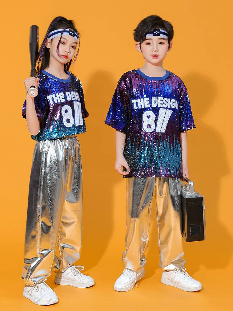 Children cheerleading team performed men and girls hip -hop hip -hop dance racks drum tide clothing modern jazz dance sequel clothing