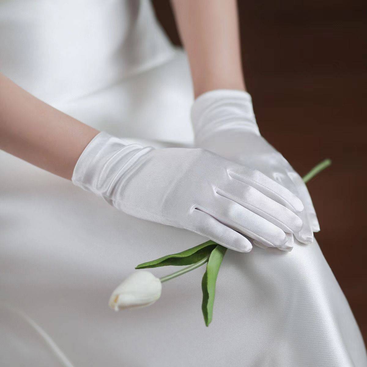 White silk gloves about 23