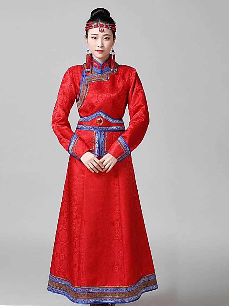 Mongol women living in a long-term dress, performing dance in adult Mongolian dress, white dress