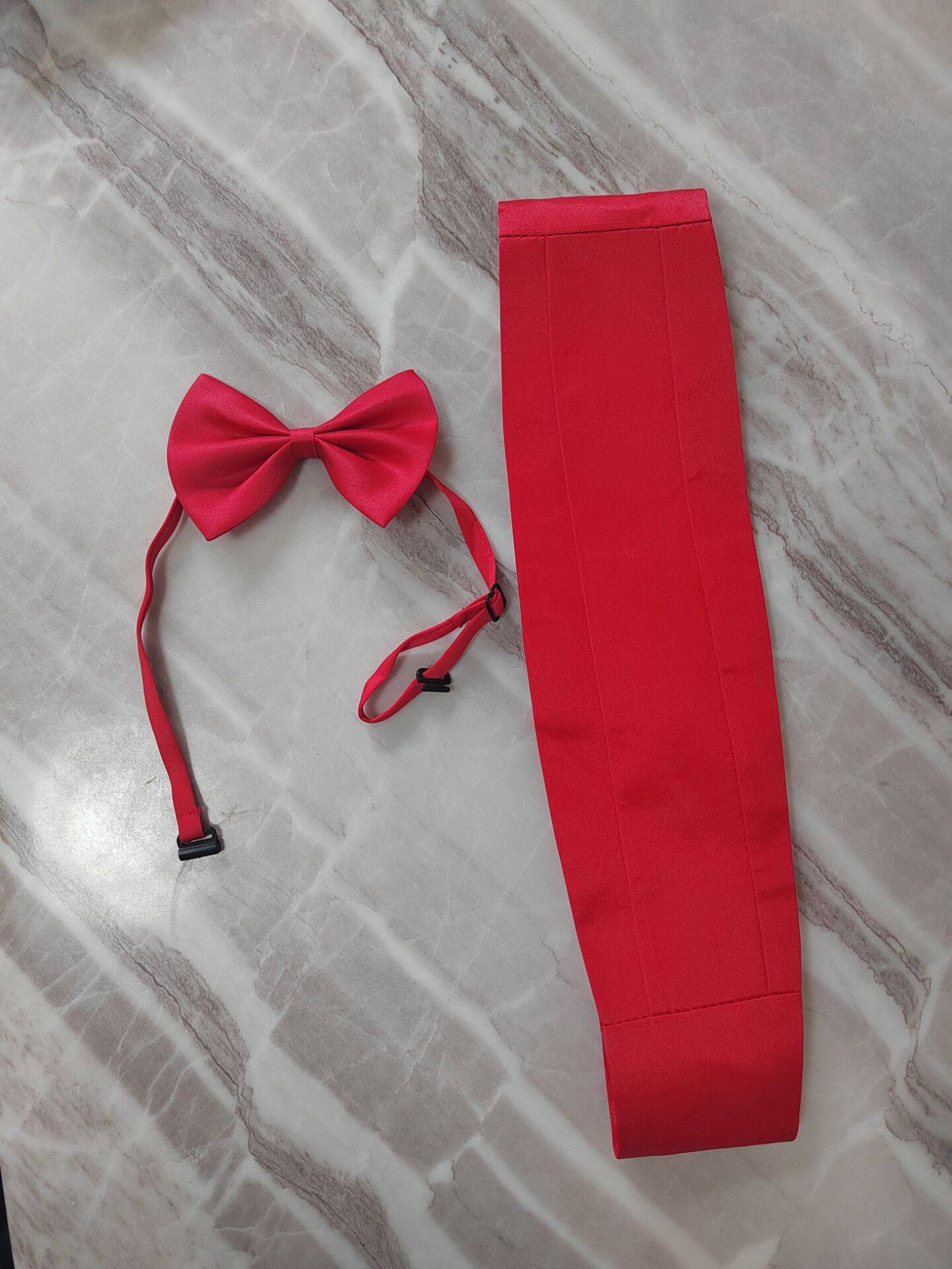 Red waist seal + red collar, note size