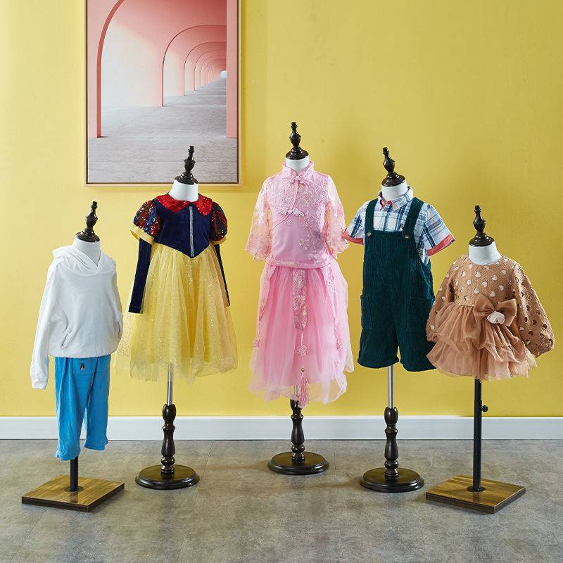 Children's model props, half -body, take the lead in taking the window display rack children, boys and children's clothing store model shelf