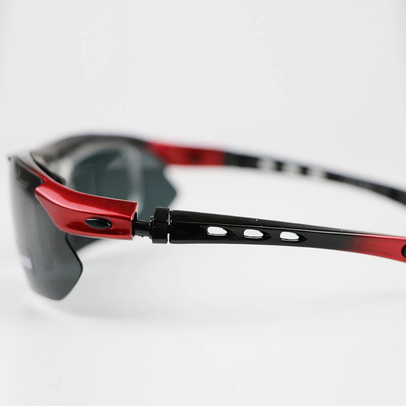 The horse's wind mirrors, the sunglasser's sunglasses, the horse's eyeglasses, the wind and sand-proof UV rays