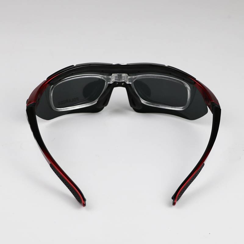The horse's wind mirrors, the sunglasser's sunglasses, the horse's eyeglasses, the wind and sand-proof UV rays