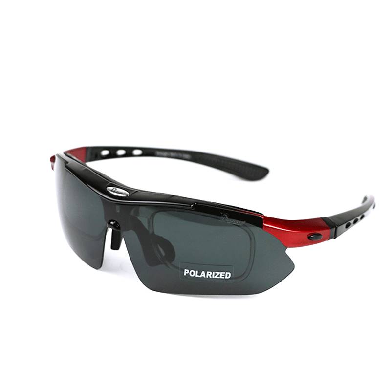 The horse's wind mirrors, the sunglasser's sunglasses, the horse's eyeglasses, the wind and sand-proof UV rays
