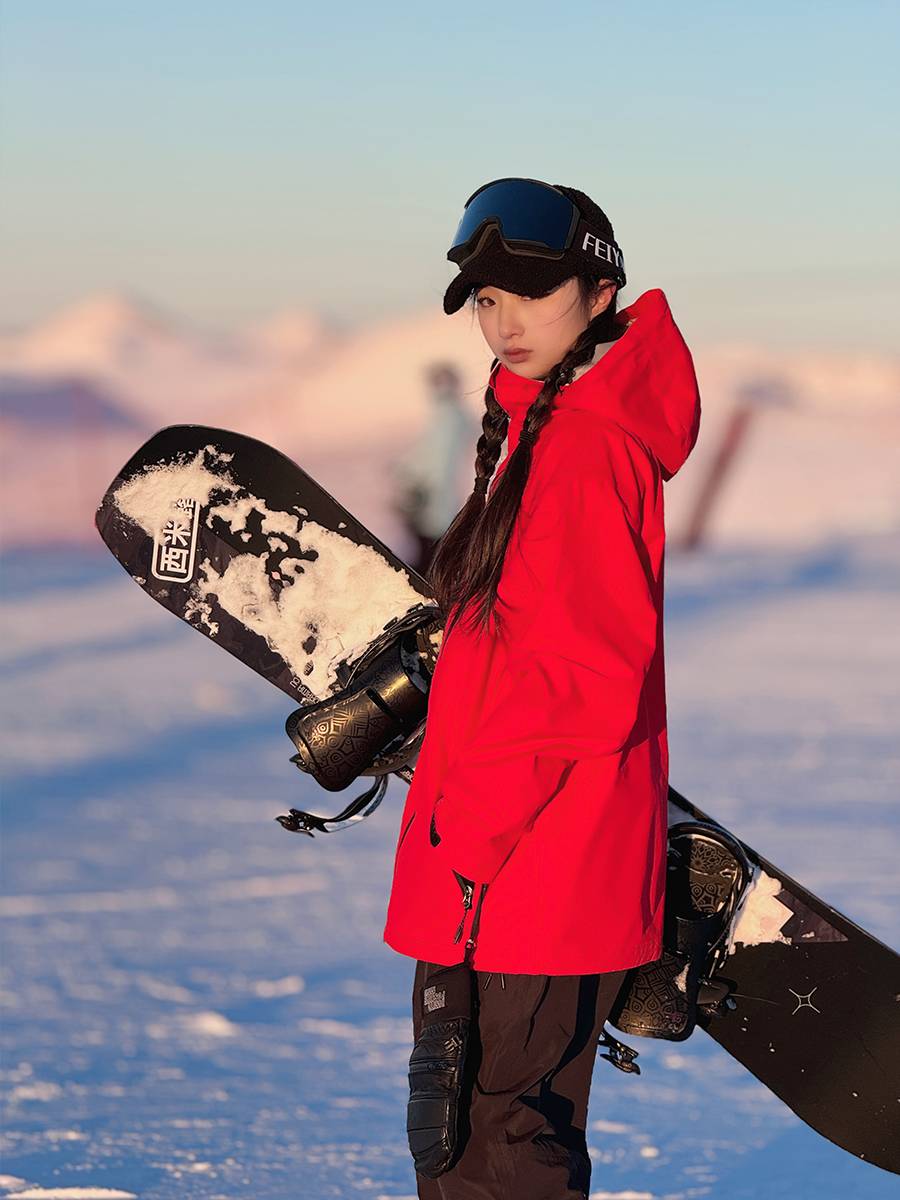The new adult waterproof ski service women's shirt, windproof and cotton double -board veneer professional red ski suit women's suits