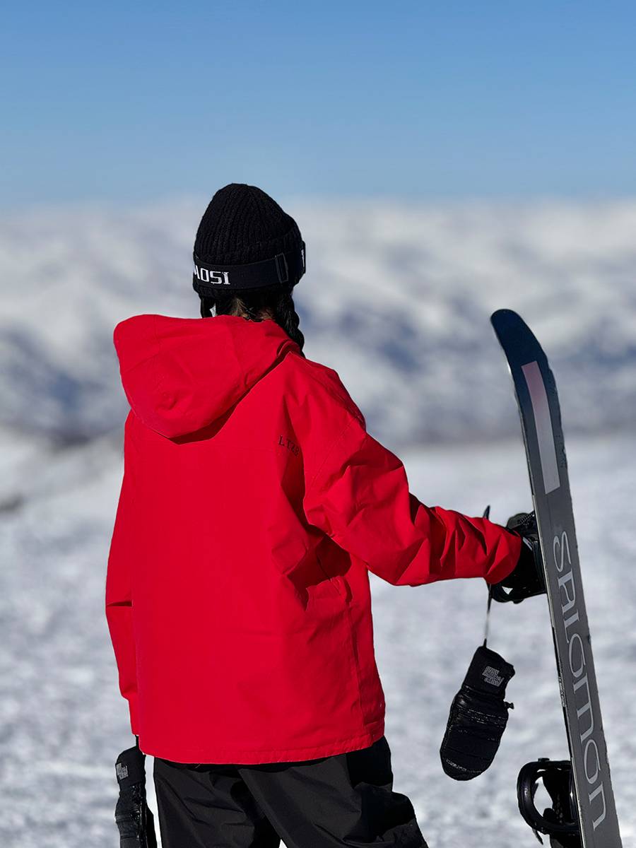 The new adult waterproof ski service women's shirt, windproof and cotton double -board veneer professional red ski suit women's suits