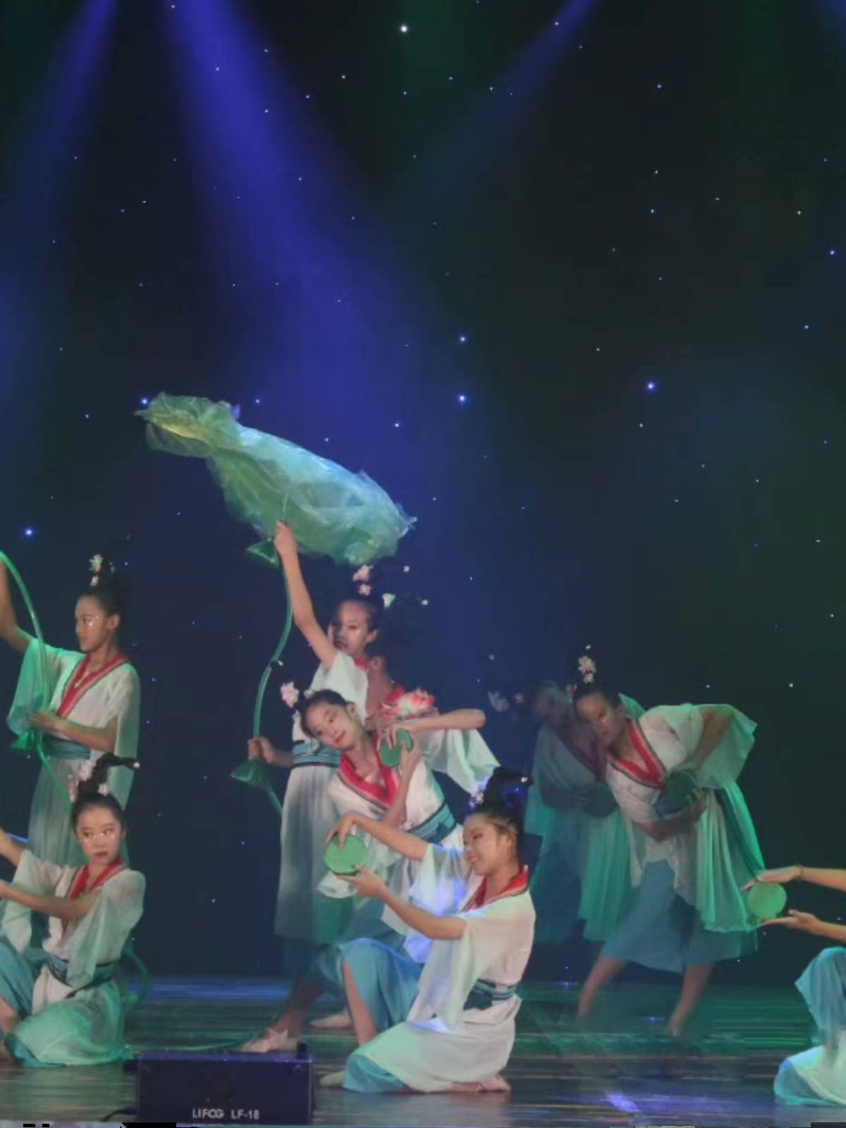 The Lian Drum Sing and the New Classic Han Don dance bouquet burning the Lian Drum