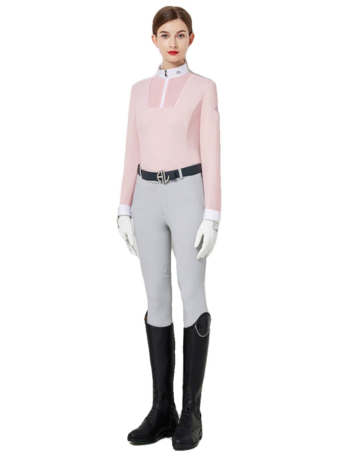 A LONG-SLEEVED HORSE-SLEEVED T-SHIRT GIRL WITH A WHITE SHIRT AND A WHITE T-SHIRT
